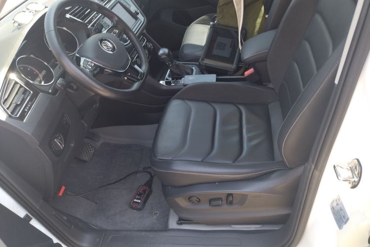 Used Volkswagen Tiguan L 2018 330TSI Automatic Two-Wheel Drive Luxury Edition