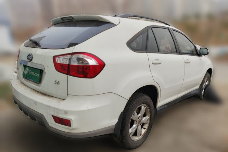 Used BYD S6 2012 2.0L Manual Luxury Version