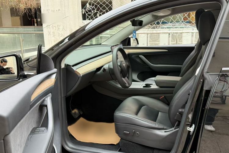 Used Tesla Model Y 2021 Standard Range Rear-Wheel Drive Version
