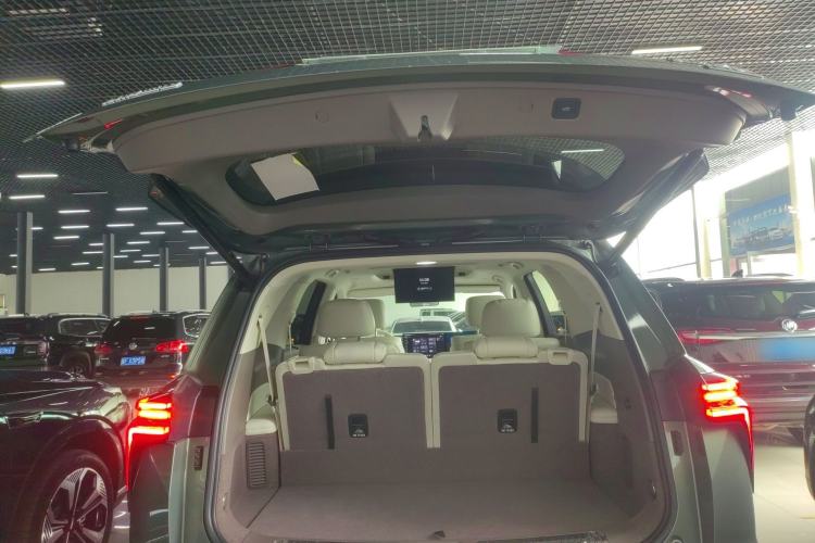 Used Wey Lanshan 2025 Four-Wheel Drive Max Trunk