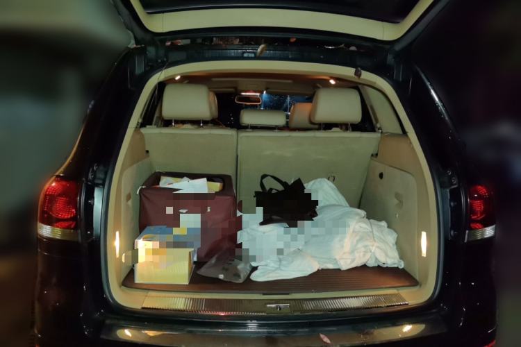 Used Volkswagen Touareg 2007 3.6L Luxury Model Trunk