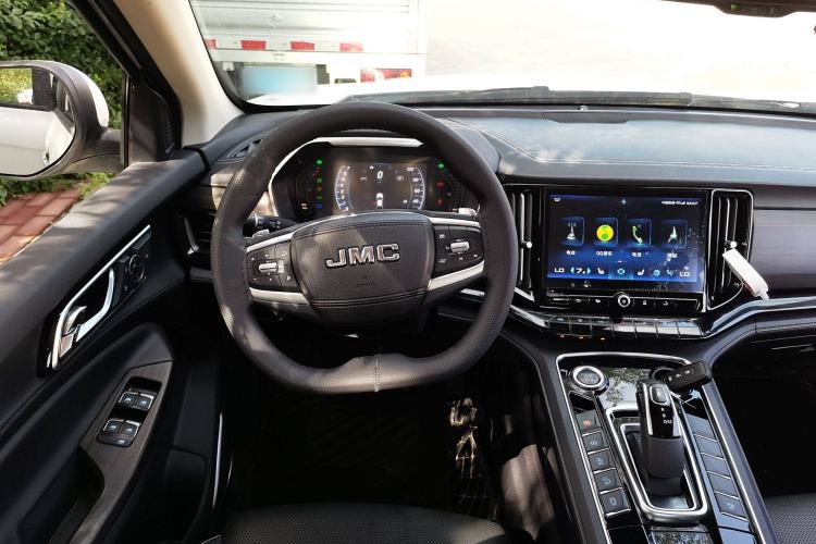 Used JMC Yuhu 9 2019 2.0T Automatic Gasoline Two-Wheel Drive Luxury Edition
