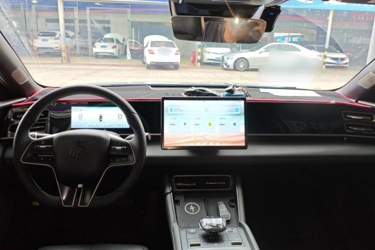 Used BYD Qin L 2024 DM-i 120KM Leading Model Center Console