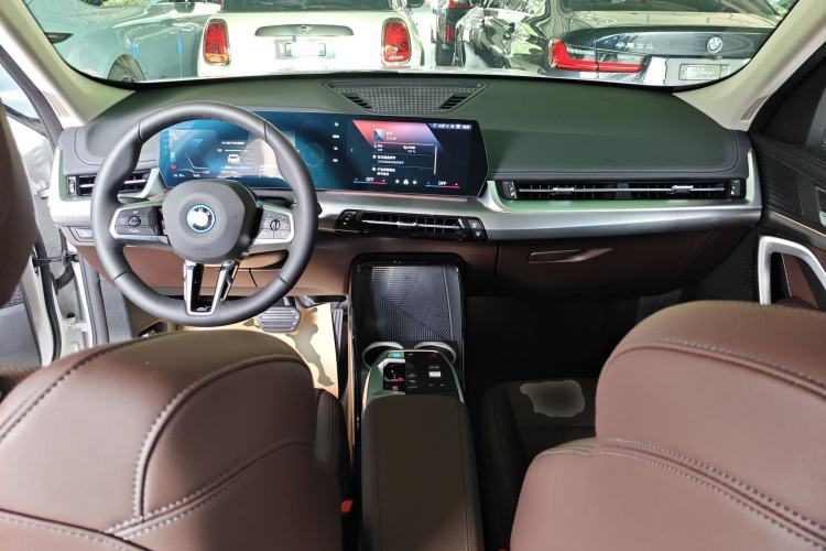 Used BMW iX1 2023 eDrive25L M Sport Package Center Console