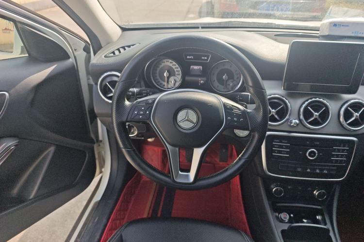 Used Mercedes-Benz GLA 2016 GLA 200 Fashion Model
