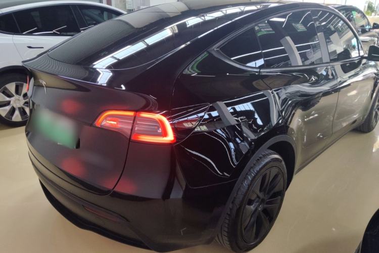 Used Tesla Model Y 2023 Long-Range All-Wheel-Drive Version