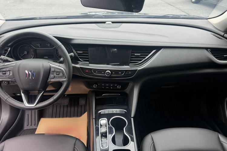 Used Buick Regal 2024 25T Deluxe Edition Interior 2