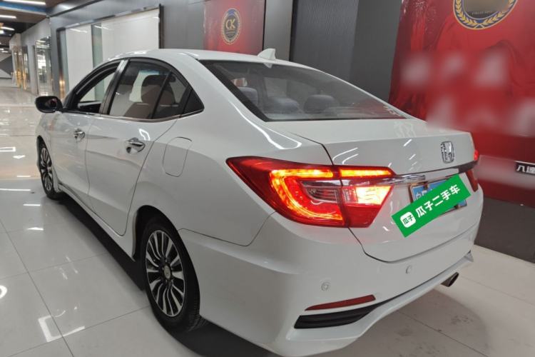 Used Honda Crider 2015 1.8L automatic luxury edition
