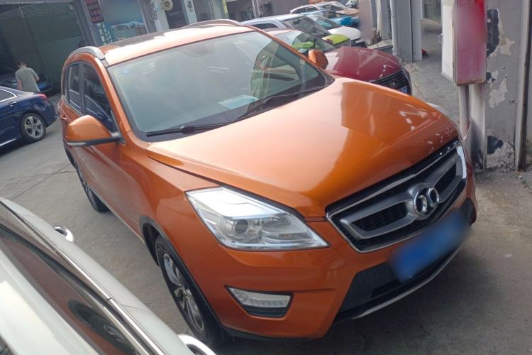 Used BAIC Senova X65 2015 2.0T Automatic Elite Model
