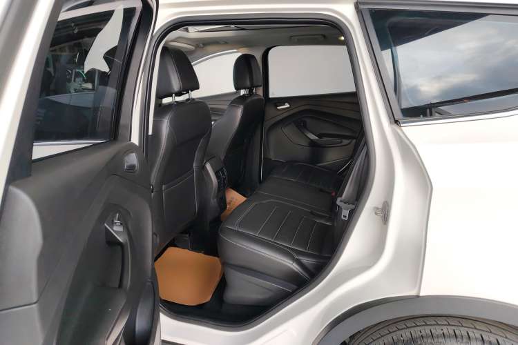 Used Ford Kuga 2018 Facelifted EcoBoost 180 Two-Wheel-Drive Platinum Wing Edition