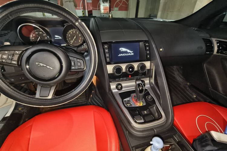 Used Jaguar F-TYPE 2016 3.0 SC Hardtop Version Center Console