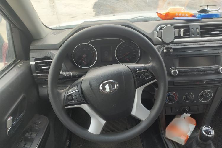 Used Great Wall Wingle 5 2017 2.4L European Version Gasoline Two-Wheel Drive Entry-Level Big Double Cab 4G69S4N