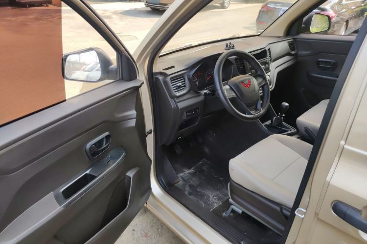 Used Wuling Hongguang V 2022 1.5L Jingqu Edition Electric-Assist LAR Driver Seat