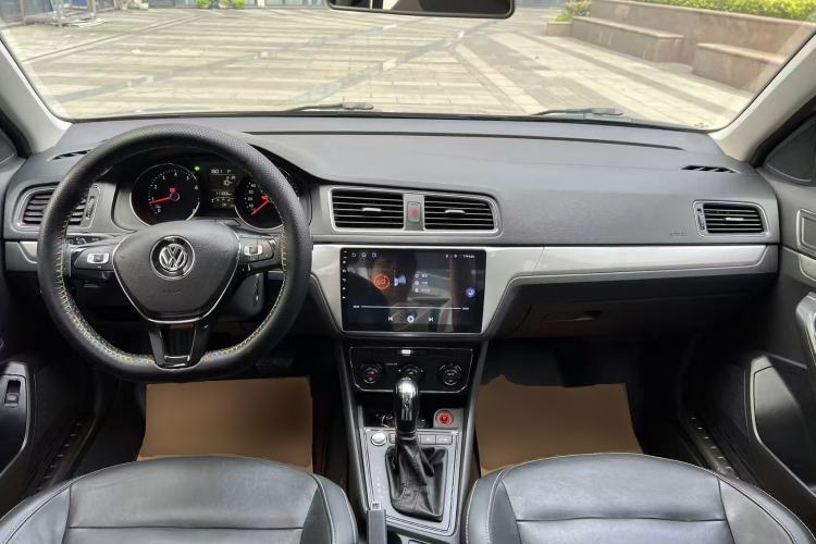 Used Volkswagen Lavida 2017 230TSI DSG Comfort Edition Center Console