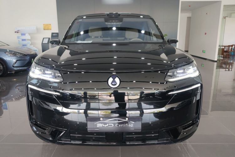 Used Denza N9 2025 Flagship Model
