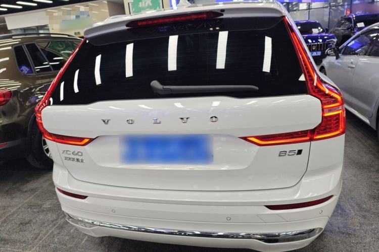 Used Volvo XC60 2025 B5 4x4 Smart Luxury Edition