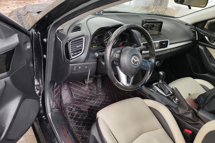 Used Mazda Mazda 3 Axela 2014 Sedan 2.0L Automatic Sport Model
