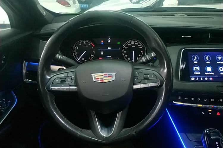 Used Cadillac XT4 2021 28T Two-Wheel Drive Leading Version
