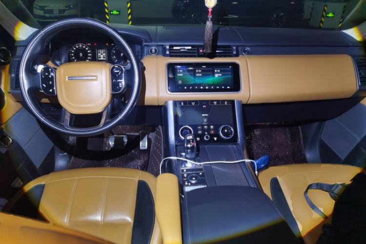 Used Land Rover Range Sport 2018 3.0 SC V6 HSE DYNAMIC Center Console