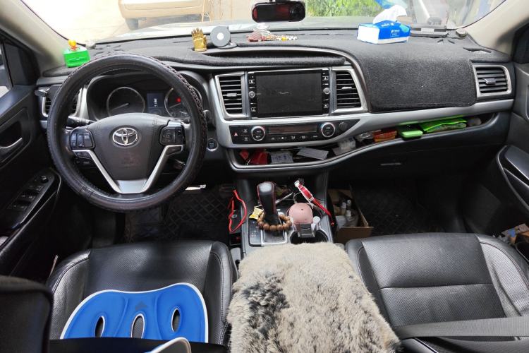 Used Toyota Highlander 2017 2.0T Four-Wheel Drive Luxury Edition 7 Seats Center Console