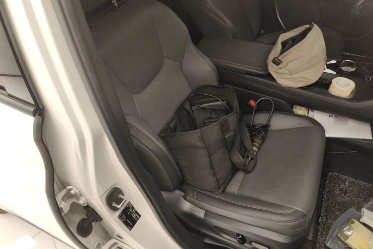 Used Lexus RZ 2023 450e All-Wheel Drive Luxury Edition Right Front Seat