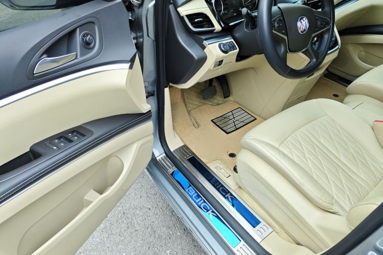 Used Buick GL8 2023 Land Executive Class 652T Luxury Model