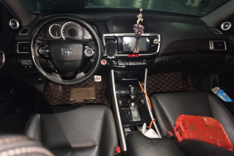 Used Honda Accord 2016 2.4L Luxury Edition Center Console