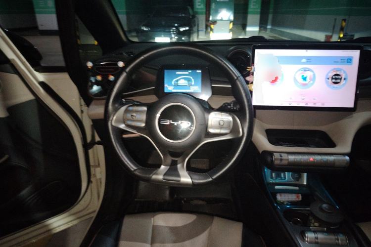Used BYD Dolphin 2023 420 km Fashion Edition Steering Wheel
