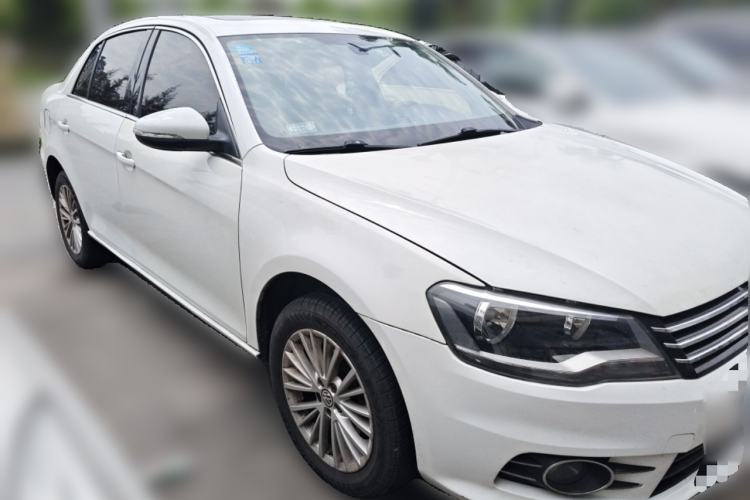 Used Volkswagen Bora 2013 1.4T Automatic Luxury Model Front Right 45 Deg