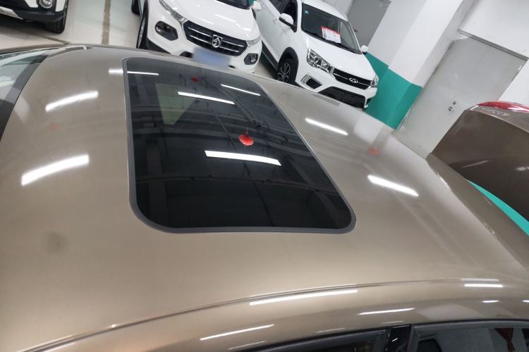 Used Volkswagen Sagitar 2014 Revised Version 1.4TSI Automatic Luxury Edition Roof