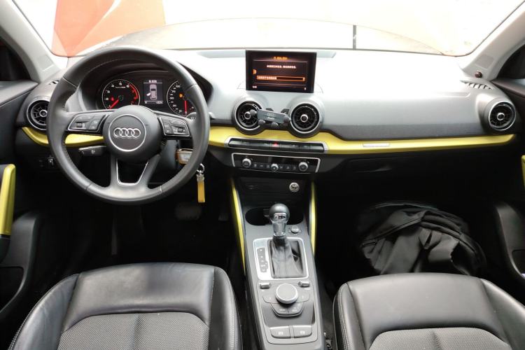 Used Audi Q2L 2018 35 TFSI Fashion Dynamic Version China V Emission Standard Center Console