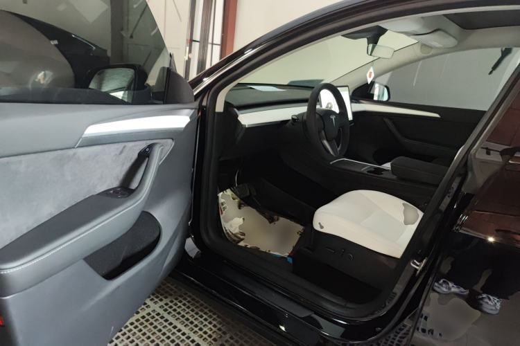 Used Tesla Model Y 2021 Long-Range All-Wheel-Drive Version