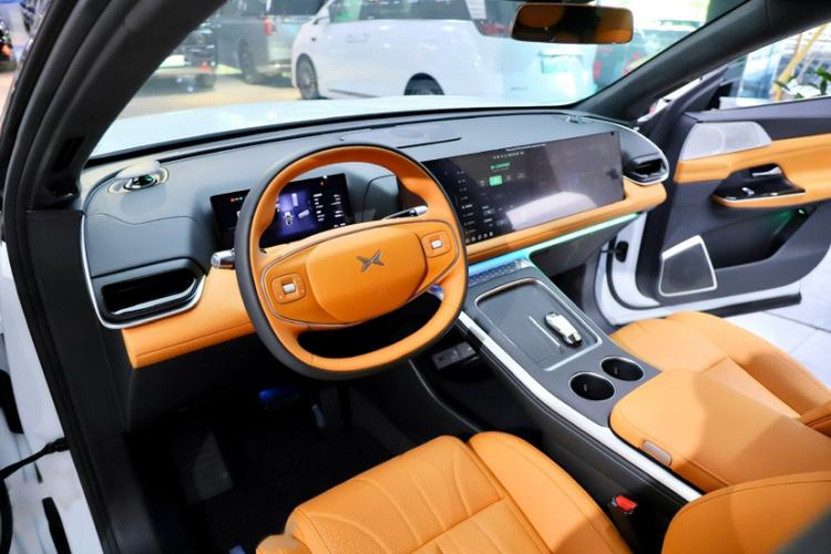 Used XPeng G9 2025 625 Long-Range Max Interior 4