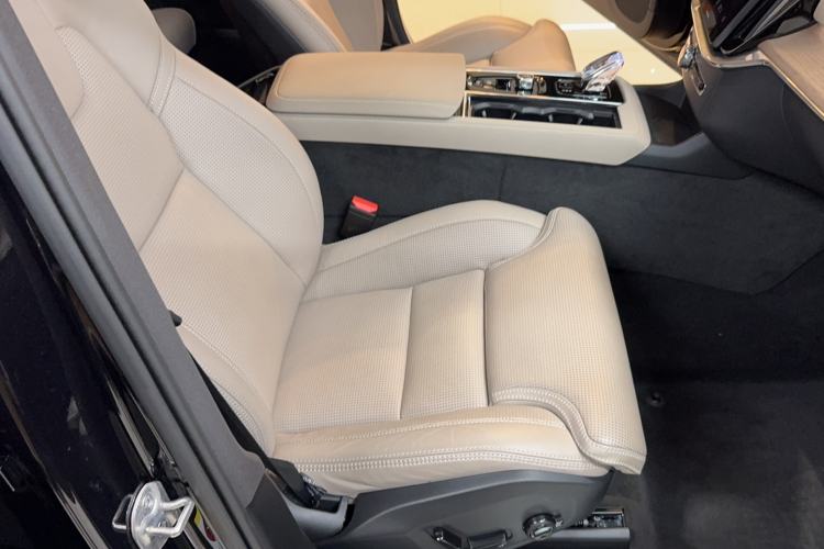 Used Volvo XC90 New Energy 2025 Facelifted T8 Luxury Flagship 7-Seater