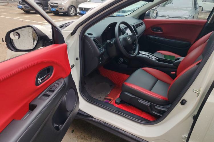 Used Honda Vezel 2020 1.5L CVT Elite Edition Driver Seat