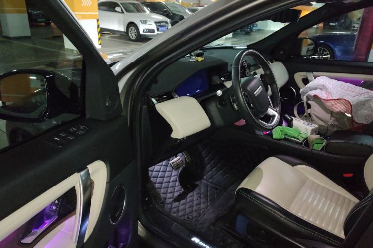 Used Land Rover Discovery Sport 2021 249 PS R-Dynamic HSE Luxury Custom Edition Driver Seat