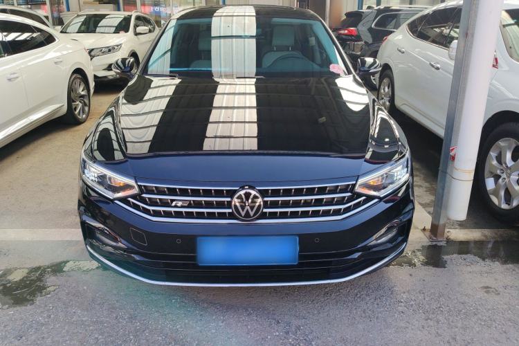 Used Volkswagen Magotan 2025 Revised Version Zhongxiang Edition 330TSI DSG Luxury Trim Front