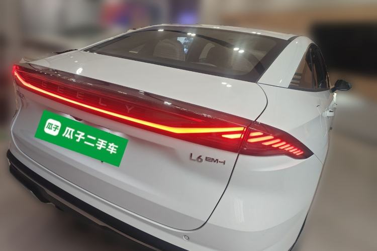 Used Geely Galaxy L6 2025 EM-i 140km Long-Range Version