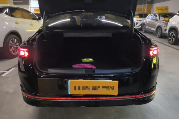 Used Volkswagen Magotan 2024 380TSI DSG Prestige Edition DaMai Package Trunk