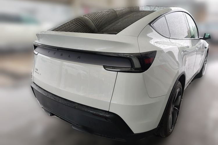 Used Tesla Model Y 2025 Rear-Wheel-Drive Version