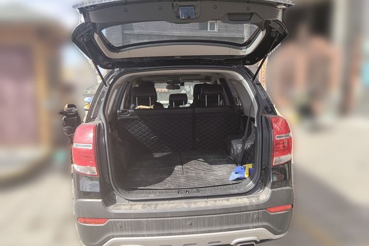 Used Chevrolet Captiva 2015 2.4L 4x4 Flagship Edition 7-Seater
