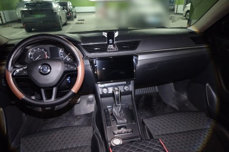 Used Skoda Superb 2016 TSI280 DSG Smart Drive Edition Center Console