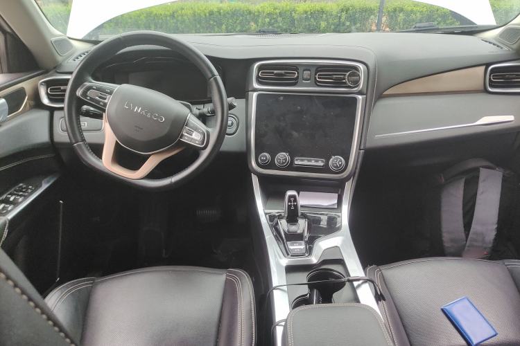 Used Lynk & Co 01 2017 2.0T Two-Wheel Drive Pro Edition Center Console