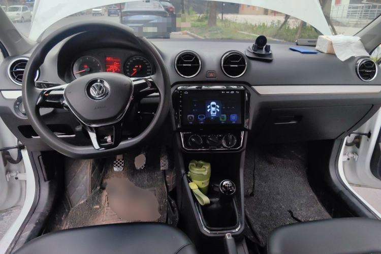 Used Volkswagen Jetta 2017 1.4L Manual Comfort Model Center Console