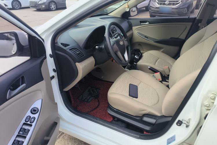 Used Hyundai Verna (older generation) 2014 1.4L Manual Smart GLS Trim