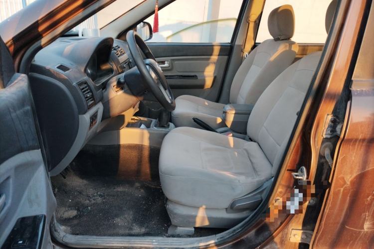 Used BAIC Weiwang M20 2014 1.5L practical type BJ415A Left Front Seat