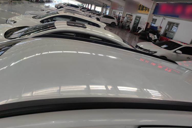 Used Suzuki S-Cross 2015 1.6L CVT Two-Wheel Drive Entry-Level Trim Roof