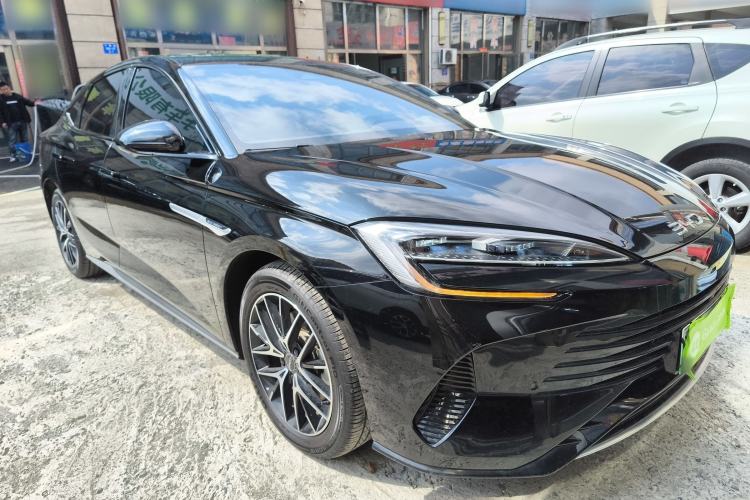 Used BYD Seal 2023 DM-i 1.5L 121km Prestige Model Front Right 45 Deg