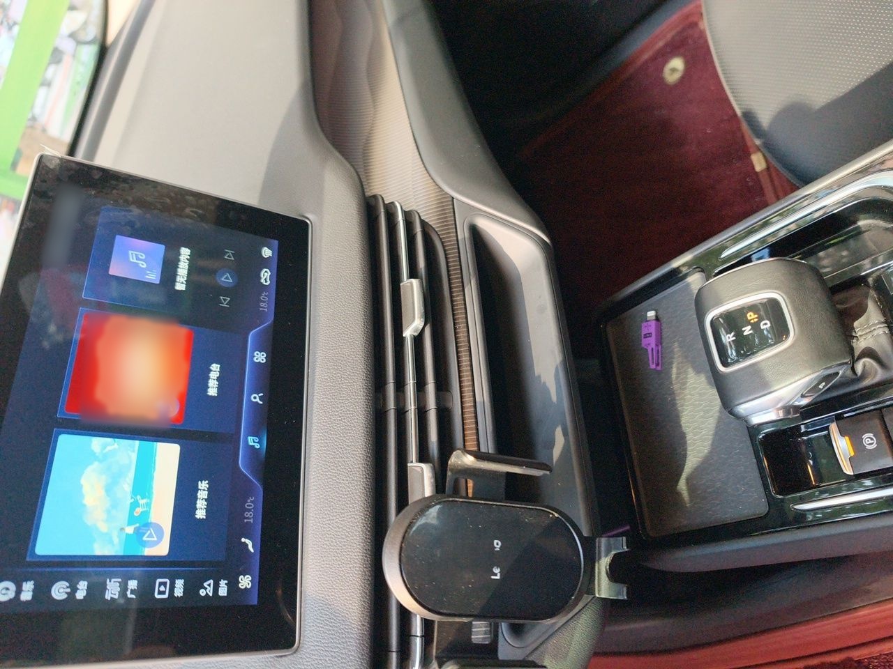 Hongqi E-QM5 2023 Base Travel Edition — снимка 12