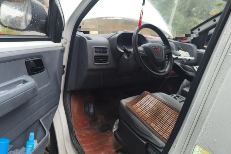 Used Wuling Yangguang 2024 300km Range Practical Window-Sealed Version 60kW Driver Seat